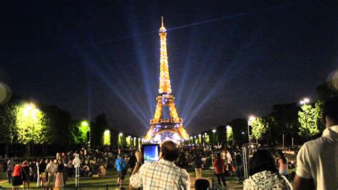 Eiffel tower light show - YouTube