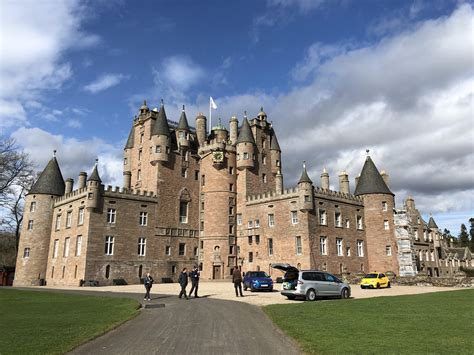 Glamis Castle on a rare sunny day, Scotland! : r/castles