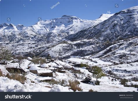 Snow Covered Maluti Mountains Rural Lesotho Stock Photo 258540854 ...