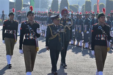 Republic Day Parade 2023: CDS Gen Anil Chauhan visits NCC camp in Delhi ...