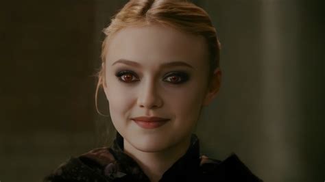 How Old Was Dakota Fanning In Twilight & How Old Was Her Character Jane ...