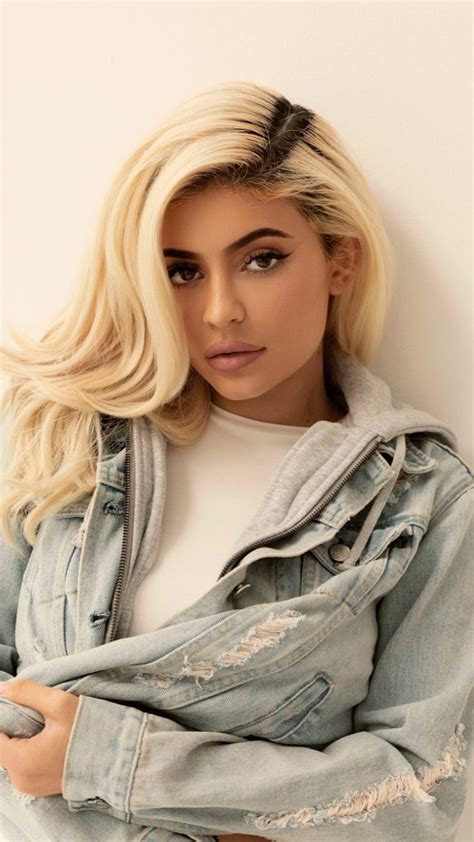 25+ Kylie Jenner iPhone Wallpaper | Kylie Jenner Aesthetic Wallpaper HD ...