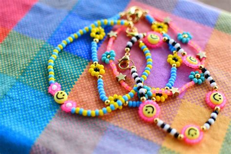 DIY Beaded Daisy Chain Jewelry - the neon tea party