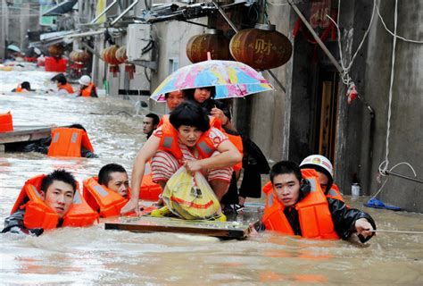 Deadly Typhoon Megi Blows Through Taiwan and China