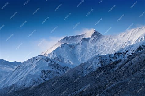 Premium Photo | Before sunrise in annapurna mountains