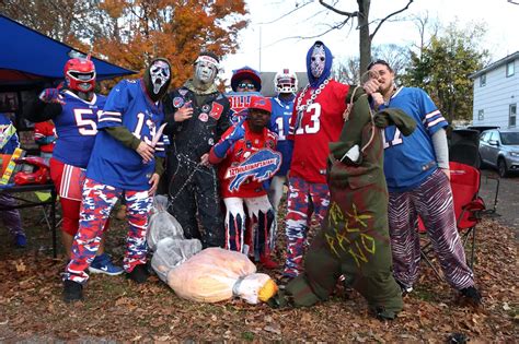 The Best Halloween Costumes From Last Night's Bills Game