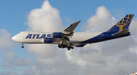 Atlas Air Boeing 747-8 engine malfunction forces emergency landing