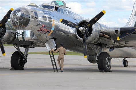 Lots of memories for vets as B17 bomber visits North Bay - North Bay News