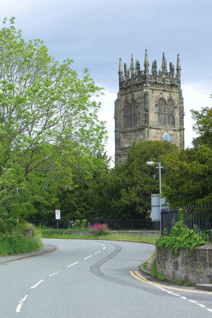 Gresford Road, Gresford © Stephen McKay :: Geograph Britain and Ireland