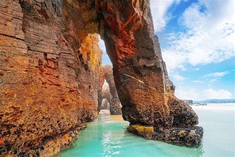 Playa las catedrales catedrais beach in galicia spain | Premium Photo