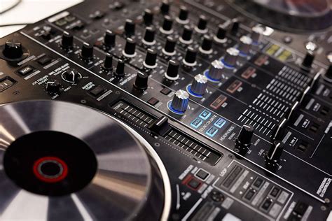 How To Choose DJ Equipment For Beginners - Home DJ Studio