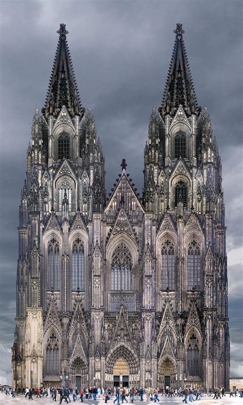 Solve Cologne Cathedral jigsaw puzzle online with 77 pieces