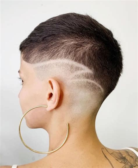 The 50 Coolest Shaved Hairstyles for Women - Hair Adviser | Shaved hair ...