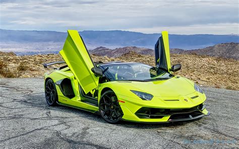 Lamborghini Aventador SVJ Roadster First Drive: Era-defining - SlashGear