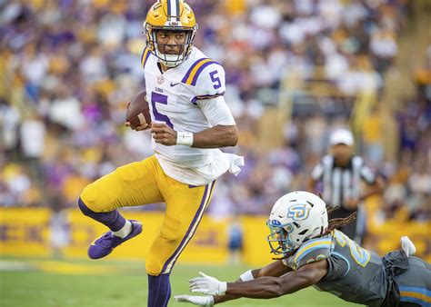 Daniels starts quick, LSU rolls past Southern, 65-17 | AP News