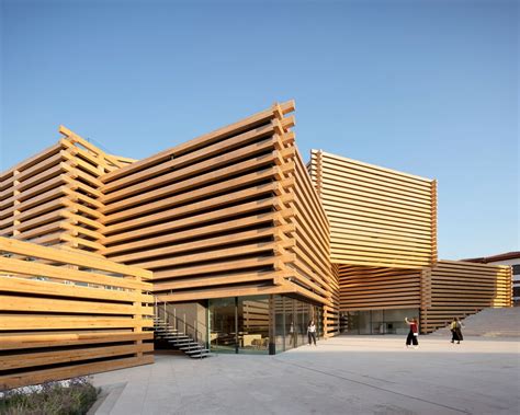 From wood market to cultural area. Opening of Kengo Kuma's Odunpazarı ...