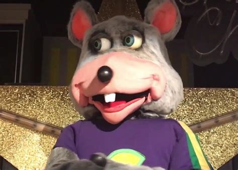 Watch the Chuck E. Cheese band’s final performance.