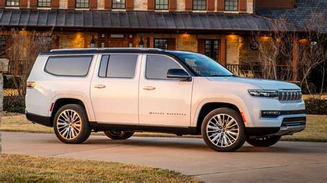 2023 Jeep Wagoneer L Models Debut With Escalade ESV-Beating Cargo Space