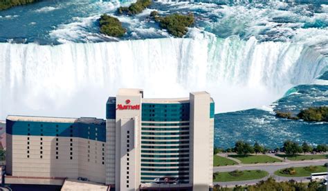 14 Popular Hotels with the Best View of Niagara Falls - HotelsCombined ...