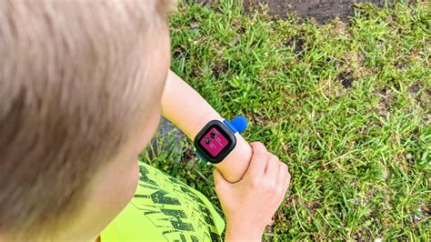 GizmoWatch 2 review: A great smartwatch for kids with only a few ...