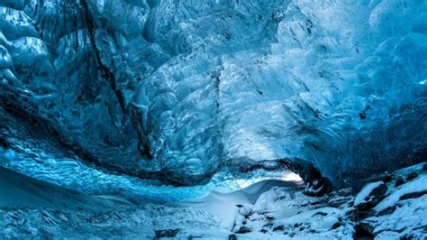 Lovely Ice Cave HD Wallpaper - WallpaperFX