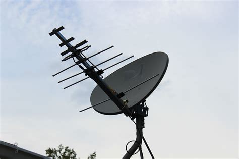 I turned my satellite dish into a badass HDTV antenna | Satellite dish ...