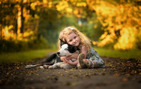 Download Love Hug Dog Cute Photography Child 4k Ultra HD Wallpaper