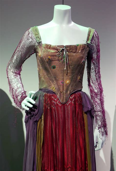 Hollywood Movie Costumes and Props: Screen-worn Hocus Pocus film ...