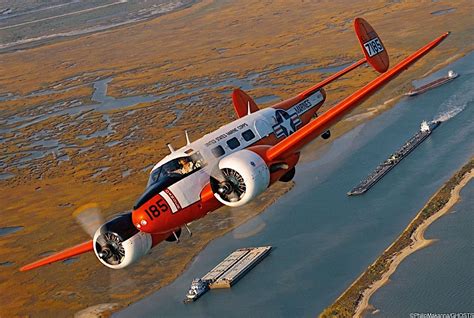 This 1952 Beechcraft 18 in USMC Overalls Inspired a Diecast Model, Can ...