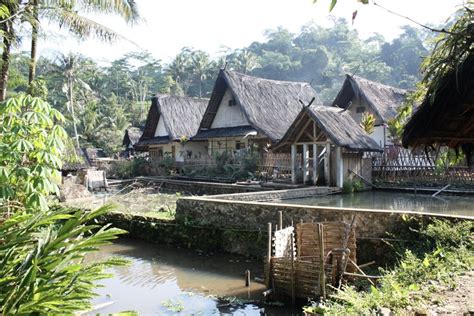 7++ Rumah Adat Sunda - Filosofi, Gambar & Penjelasan Lengkap