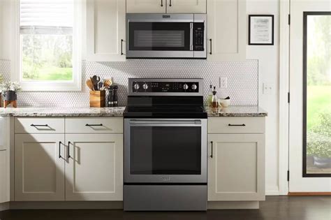 Convection Oven vs. Microwave: A Comprehensive Guide