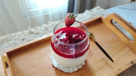 Resep Puding Susu Saus Strawberry, Manis, Segar, Lumer di Mulut