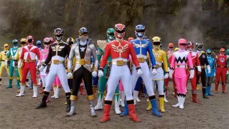 Power Rangers: The Evolution Of Costumes Throughout The Years - GameSpot