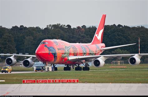 boeing 747 qantas in special livery Boeing 747, Paint Job, Planes ...