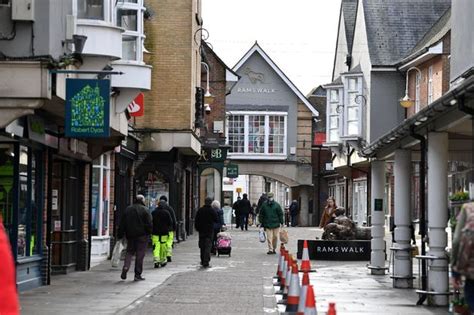 Petersfield Waterstones to close and replaced by café bar selling tapas ...