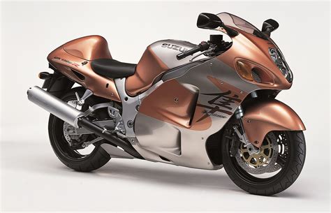 スズキ「GSX1300R Hayabusa」（隼）歴代モデル人気ランキングTOP4！ 第1位は「初代」（1999～2007年）に決定 ...