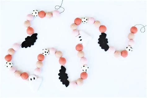 15 Awesome Halloween Banner Designs For A Spooky Touch To Your Décor