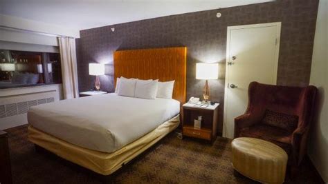 DoubleTree Pittsburgh Review - Perfect for a Penguins Game