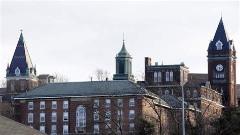 When do Worcester, MA colleges go on winter break? Here's a break down