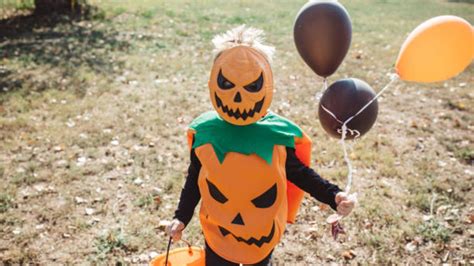 Cómo hacer un disfraz de calabaza de Halloween para los niños