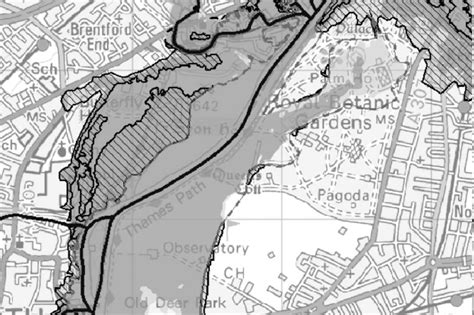 Example of a flood extent map of part of the River Thames. | Download ...