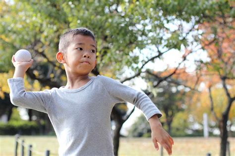 Child Throw Ball