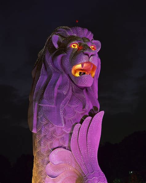 The Merlion statue, the symbol of … – Bild kaufen – 71036865 Image ...