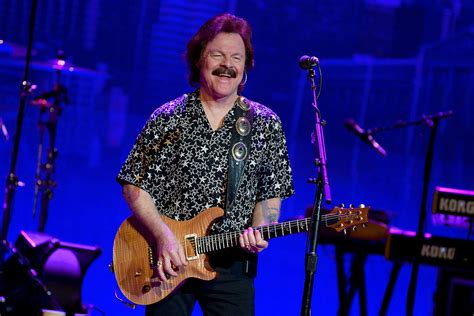 Tom Johnston Leaves Doobie Brothers Tour Due to Back Injury