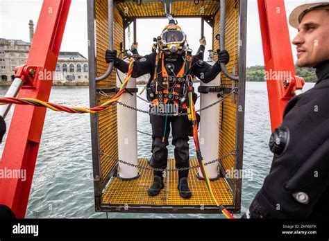 Commercial Diver Training, Plymouth Devon Stock Photo - Alamy