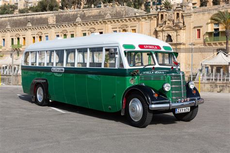 Vintage Maltese buses rental for your private events I KopTaCo