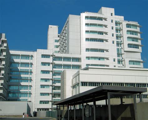 File:UC Davis Medical Center.jpg - Wikimedia Commons