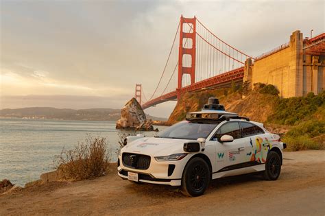 With Cruise broken down, will Waymo's robotaxis try to overtake? - StartMag