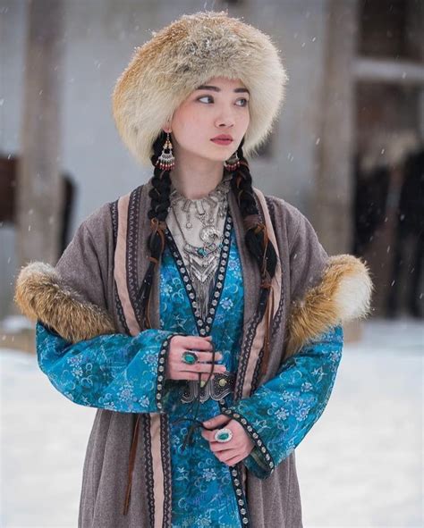 Kazakhstani woman with traditional clothing. - Random | Traditional ...