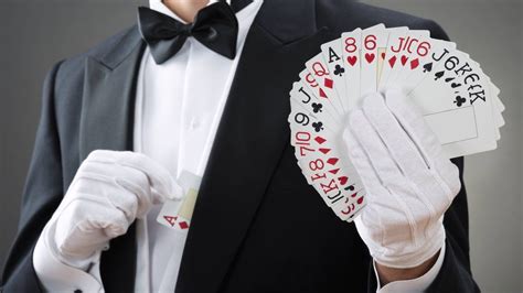 Magicians' tactics found in politics and marketing - BBC News